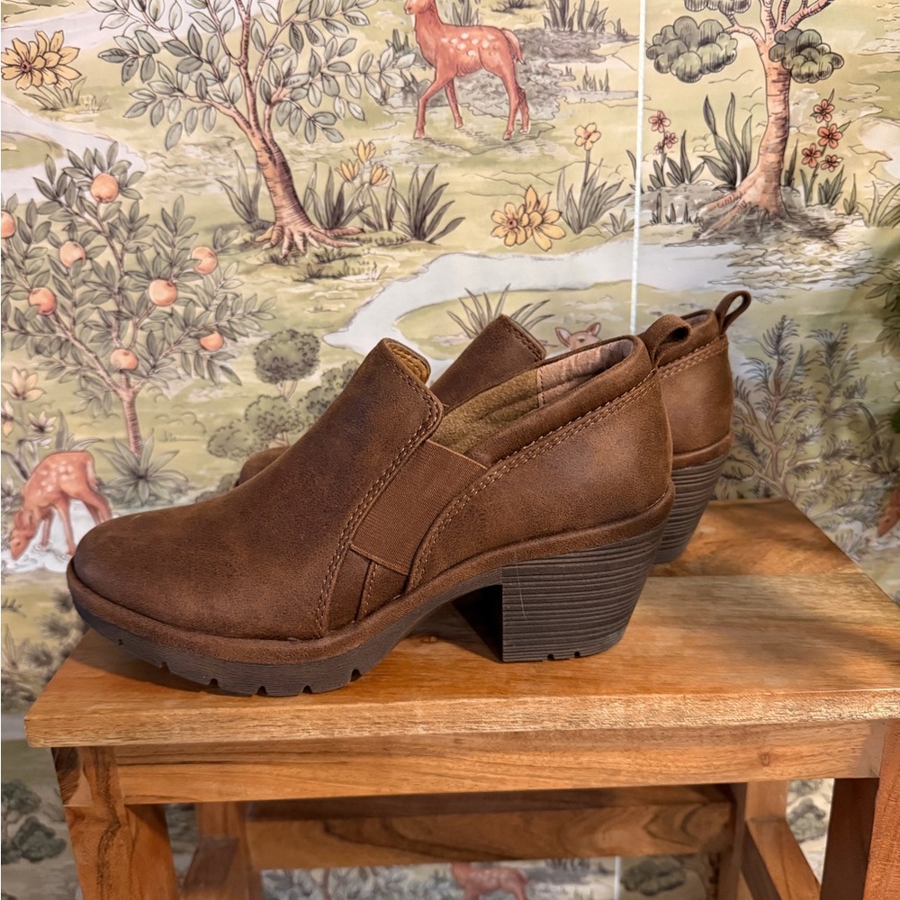 Comfortable Heeled Boots - Picture 6 of 8